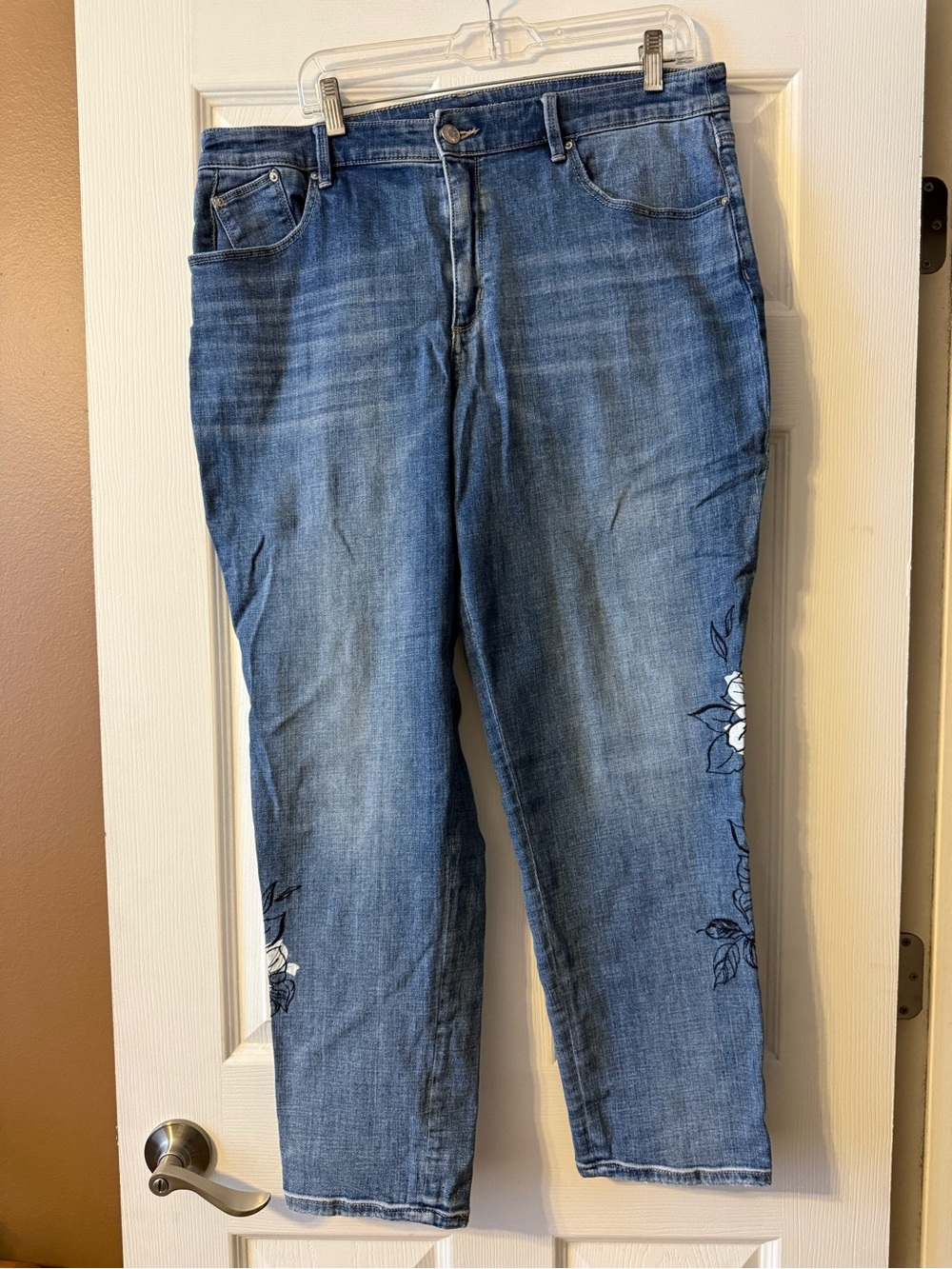 Chico's Floral Boyfriend Ankle Jeans Medium Wash Size 2.5R (14R)